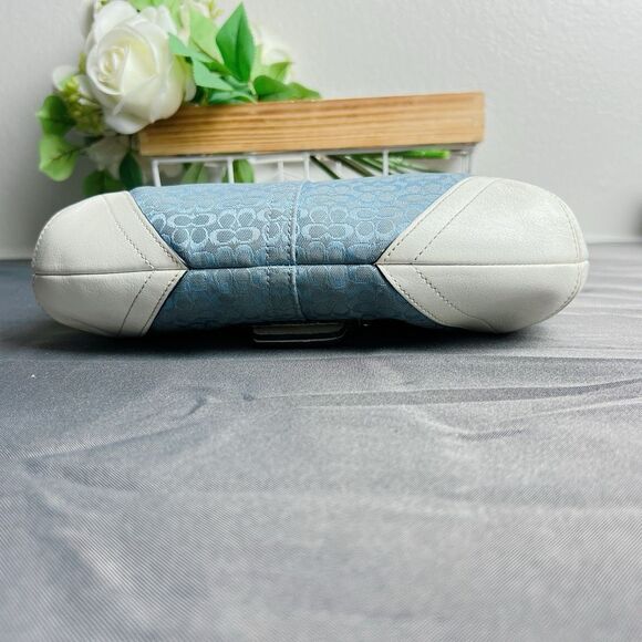 Coach vintage Soho Signature Blue Jacquard White Leather Flap Hobo Shoulder Bag - Picture 5 of 11